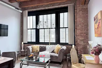 Image de Luxéry Stay \"Paris Themed\" Downtown/McCormick/Wintrust Area