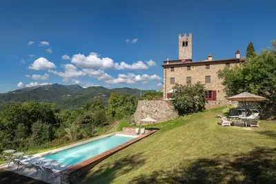 Image de Maison de vacances privée avec piscine privée, Wifi, Tv, patio, vue panoramique, près de Lucques