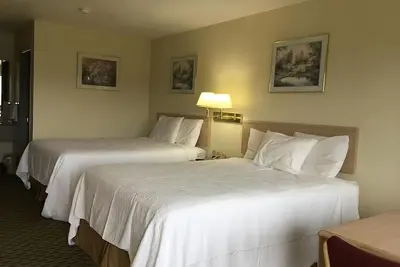 Image de Look No More! Free Breakfast & Parking, Outdoor Pool, Minutes to Allman Park