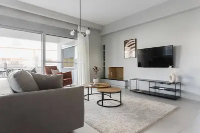 Image de Miraculous 3br Apartment at Teal Faliro House