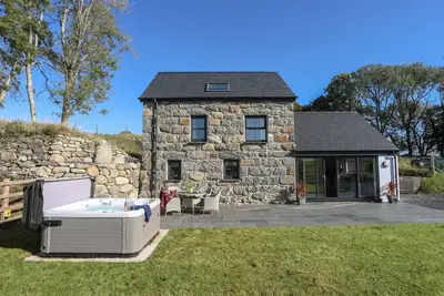 Image de Hen Felin, family friendly, with hot tub in Pwllheli