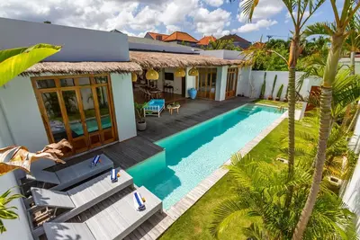 Image de ❤ New Villa Canggu ❤ 4 BdR, Pool, Berawa Beach