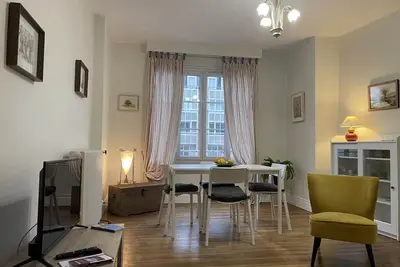 Image de Appartement lumineux au cœur de Moulins avec balcon, parking et équipements complets