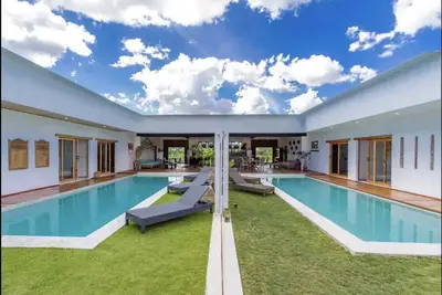 Image de ❤ Family Dream! Walk to Semyniak Beach, 7Br/2 pools