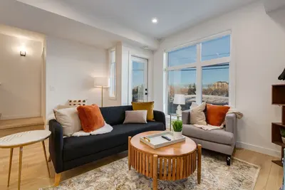 Image de The \"Zen Den\" 3 bedroom in Yyc