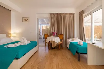 Image de Appartement de vacances \"Saija\" avec vue sur la mer, terrasse privée et Wi-Fi.