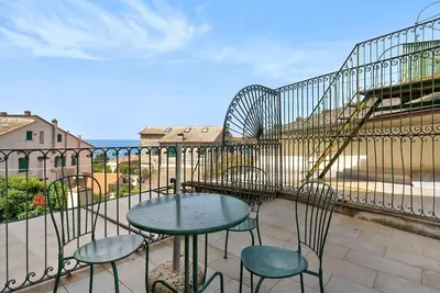Image de Appartement de vacances \"Casa Mare\" avec vue sur la mer, terrasse privée et Wi-Fi.
