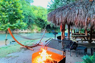 Image de #34 Son's River Ranch - Glamping Cabin w/ 2 Queen Beds