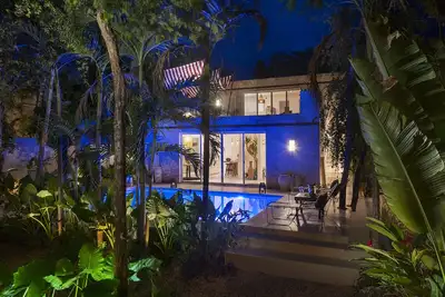 Image de 6 Br Villa With 3 Jacuzzi And Pool