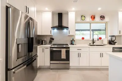 Image de Modern Desert Retreat w\/ Heated Pool & Ping Pong