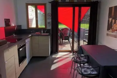 Image de Largousine, Jolie Maison de Pêcheur Avec Jardin