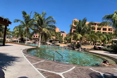 Awesome Whale Watching, Stunning Star-Gazing & World Class Golf: 3-Br Penthouse!
