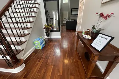 Image de Fabulous 5br Home in upscale neighborhood