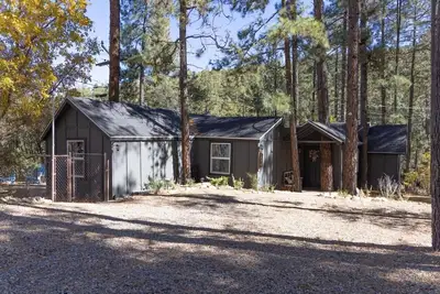 Image de Cozy Cabin in the Pines Address: 4763 S View Rd Prescott Az 86303
