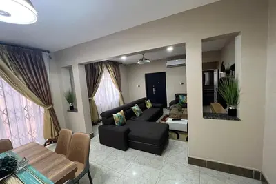 Image de Cozy 3brm Apartment at Tse Addo - 5 min drive to nearby beach!