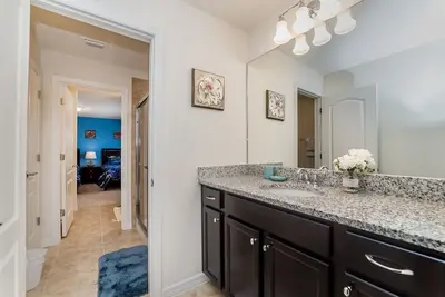 Image de 5 mile to Disney @Westside Resort -9br/6ba pool/spa villa 8834m