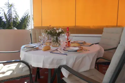 Image de Penthouse Sleeps 4 with Private Garden