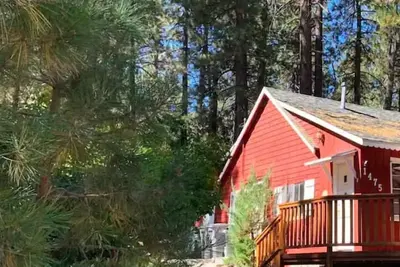 Lilac Cottage| Fireplace, Pet/Kid Friendly