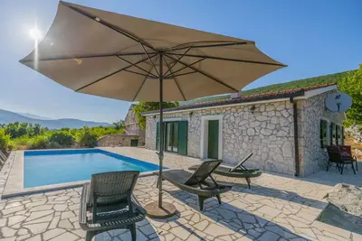 Image de Wonderful small villa in Dalmatian Zagora with pool