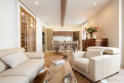 Image de New Deluxe 2 bedroom condo, 3 mins to beach, centre of Cannes, parking, Ac, Wifi