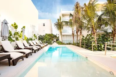 Comfortable 2br, great amenities close to the sea!