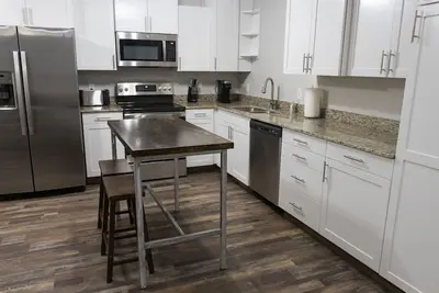 Image de New home sleeps 10, open floor plan & amazing view