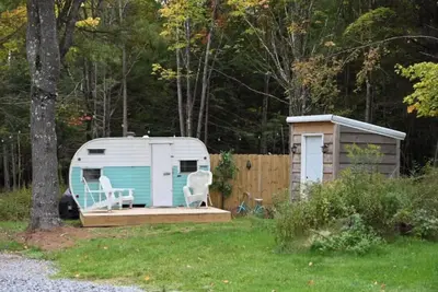 Image de Catskills Vintage Shasta Camper