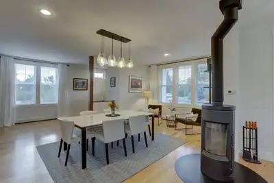 Image de North Boulder Modern Farmhouse ready for Winter