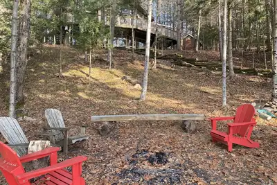 Image de Lake side cottage w- sand beach. 13 acres-forest, steams & waterfalls to explore