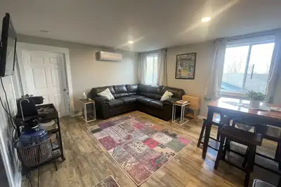 Image de New two bedroom apartment on 9 acre property