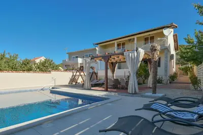 Image de Maison de vacances privée avec piscine privée, climatisation, Wifi, Tv, patio, vue panoramique