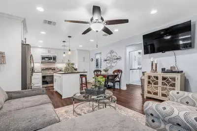 Image de The Green Emerald Close to Down Town Brenham