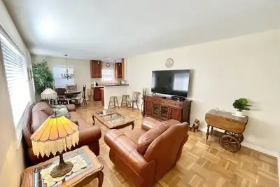 Image de 3+2 Northridge private home, close to everything La has to offer