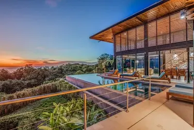 Image de Modern Gem, All Glass, World Class Ocean Views!