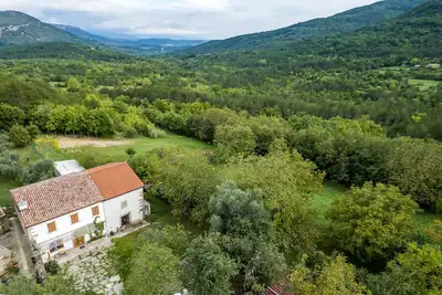 Image de Renovated Istrian house in the woods