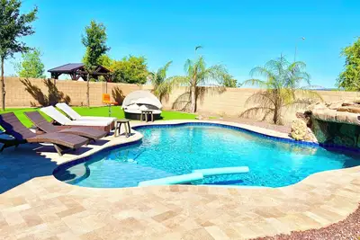Image de Gorgeously decorated 4 bed villa, amazing pool oasis 15 mins to Tempe, Scottsdale