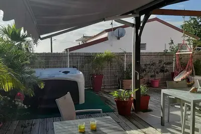 Image de Villa \"Chipie\" avec jaccuzi extérieur 4 personnes proche tous commerces etplage