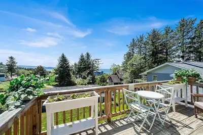 Neptune & Chill ~ Private Hot tub