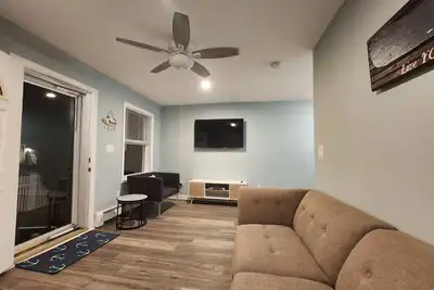 Image de Minutes to Walnut Beach, newly renovated 3 bedroom home