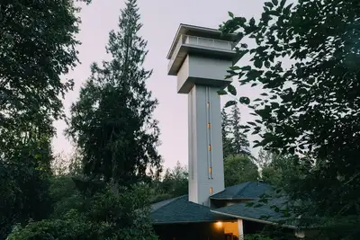 Image de Iconic Union Skyhouse with Hood Canal views