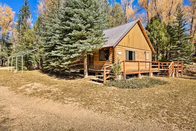 Image de Off-Grid Orangeville Cabin w/ River Access!