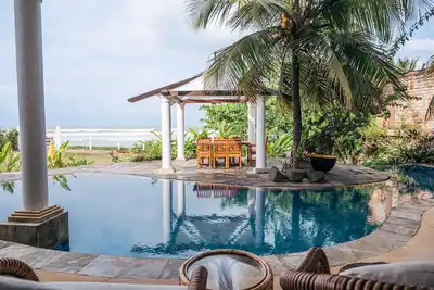 Image de Sānti, a beautiful beach house with a pool on Weligama Beach