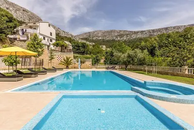 Image de Belle maison à Solin avec WiFi