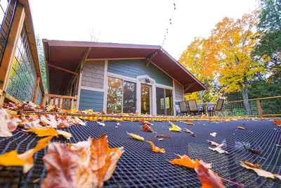 Image de Cabin With Deck Hammock & Projector Screen