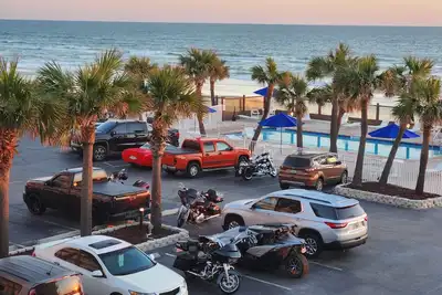 Image de Ocean Front Studio with 2 full beds & kitchenette