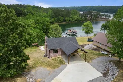 Image de Curry Getaway on South Bay Lake Property