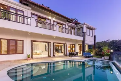 Image de 6 bedroom Villa with Sea View ocean at jimbrana