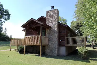 Image de Stones Throw from Giant City Park, Wineries, Hiking, Biking, Hunting and more.