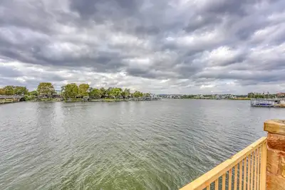 Image de Lbj Luxury Retreat w/ Game Room, Dock & Views