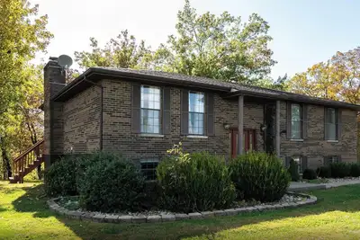 Image de Spacious Family Cottage - Near the Ark!